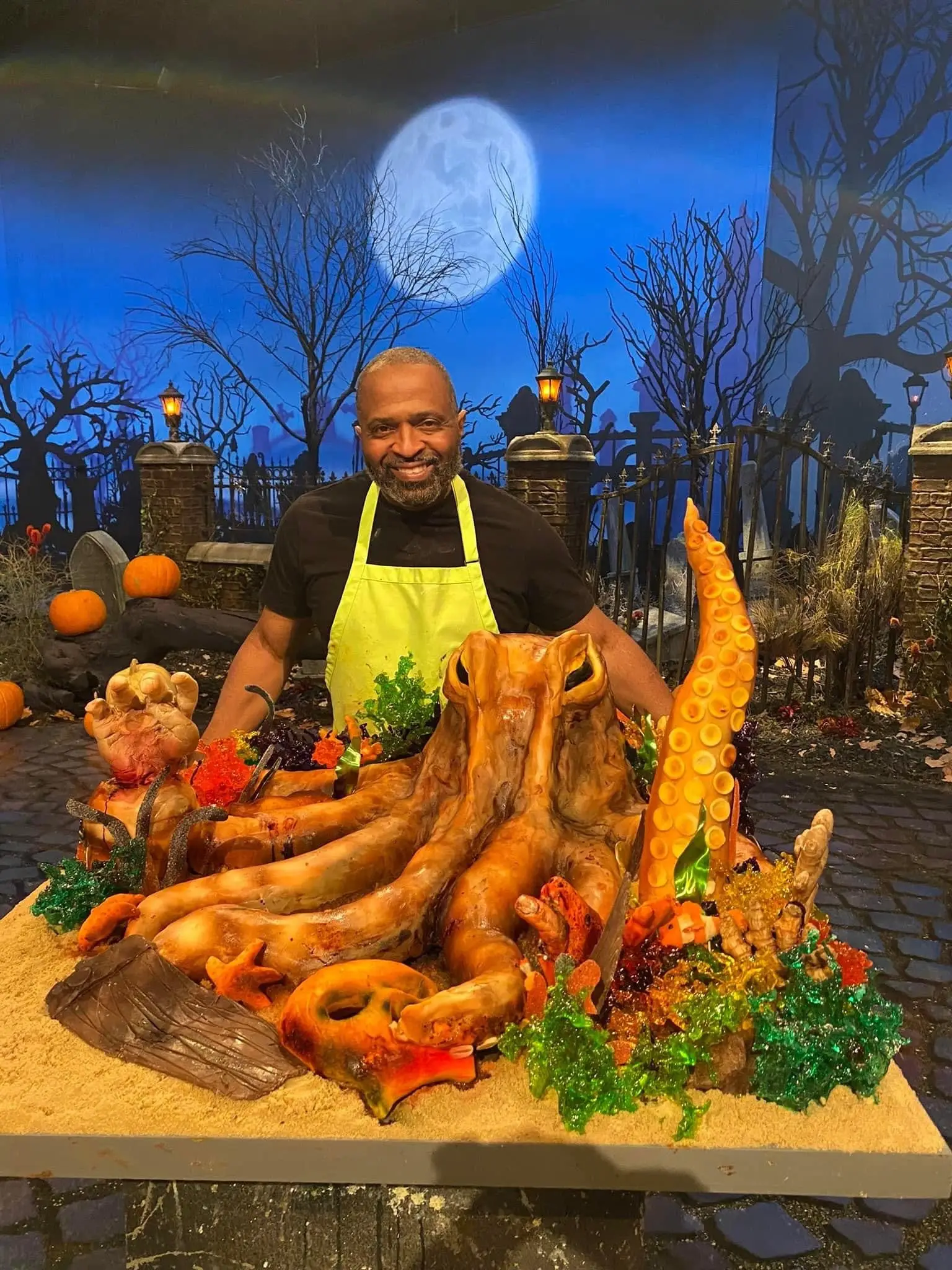 Piping buttercream on cupcakes